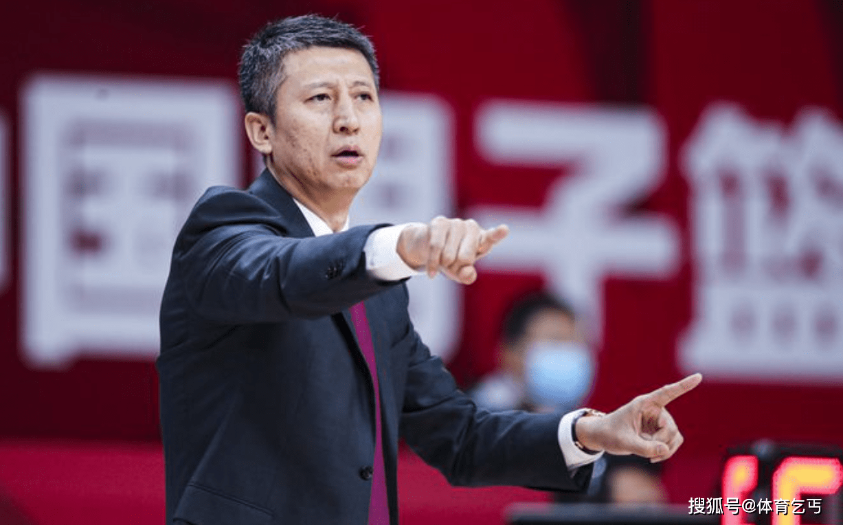 欧宝电竞-包含这也行？那不勒斯调整名单备战社区盾风云突变广州队今夜绝杀压哨，广厦男篮转会期调整名单的词条